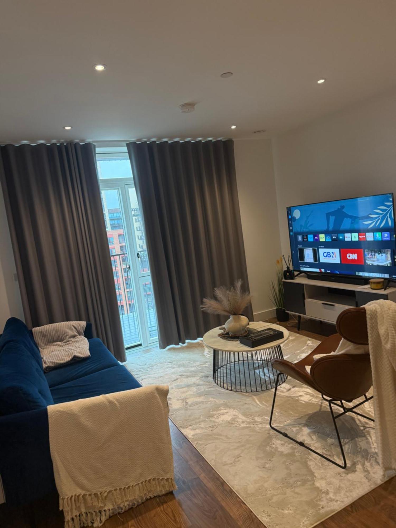 Wealth Luxury 2 Bedroom Double En-suite Appartamento *